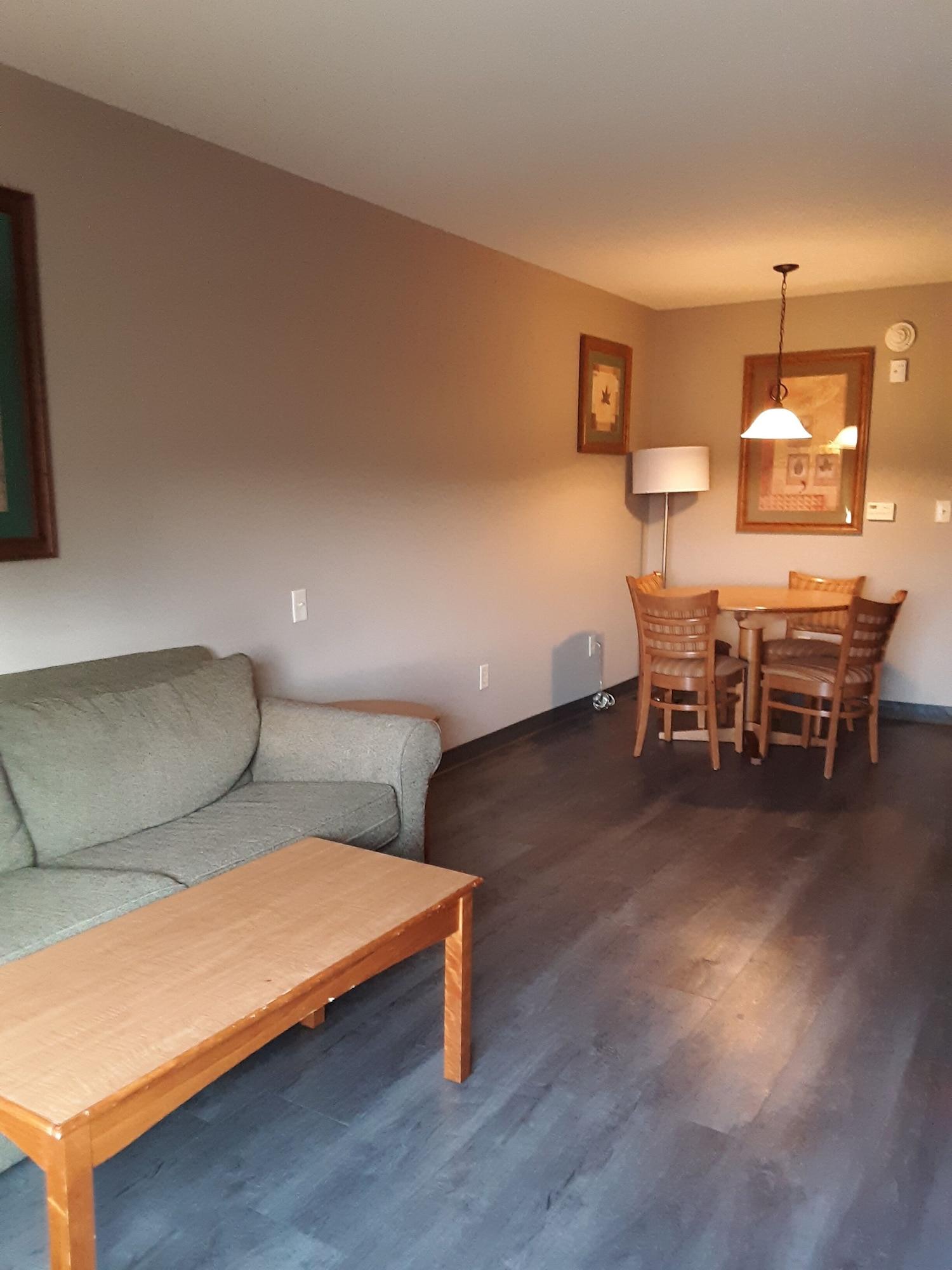 Wingate By Wyndham Bentonville Esterno foto