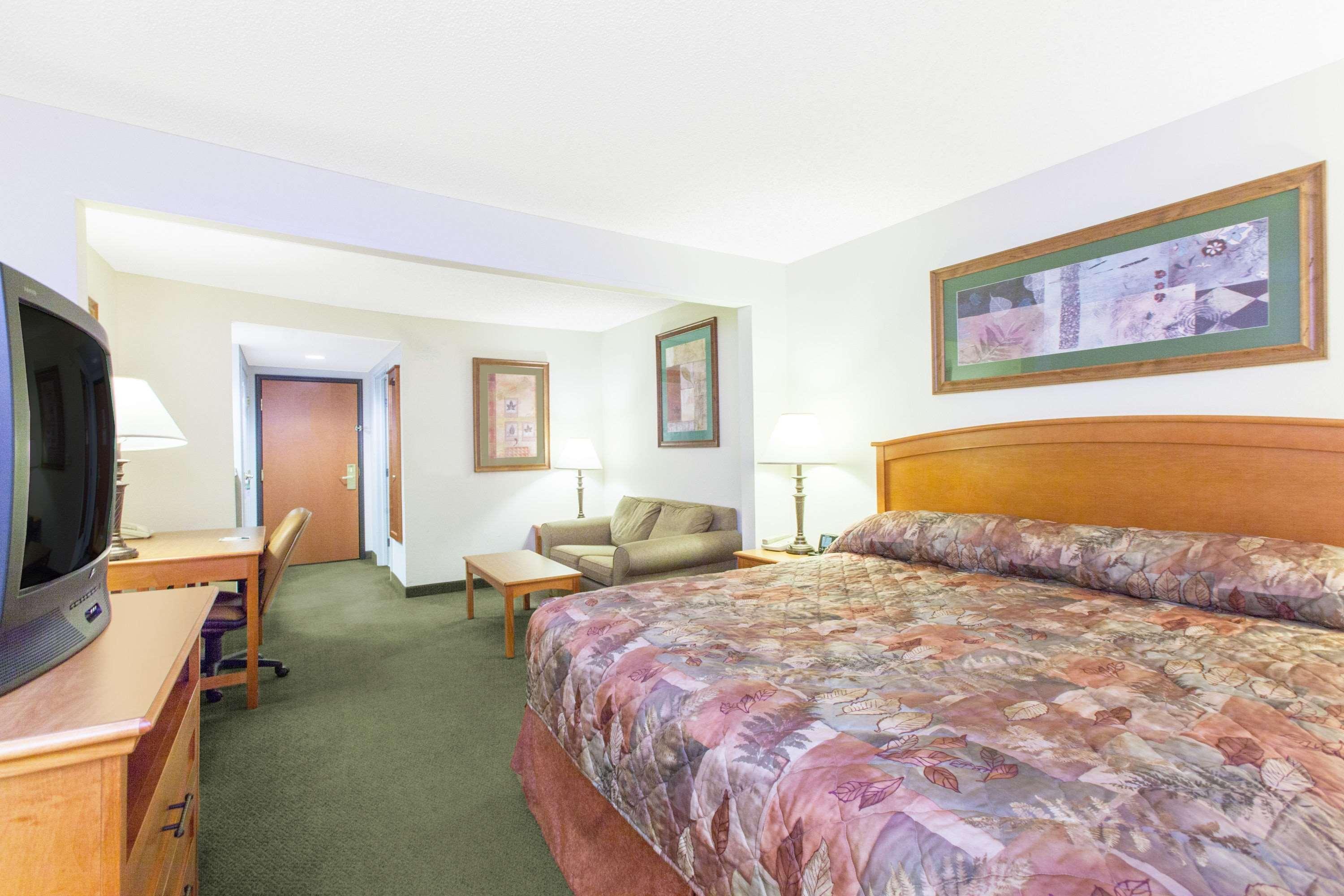 Wingate By Wyndham Bentonville Esterno foto